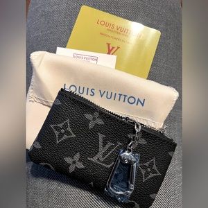 BLACK /GRAY COIN 👛